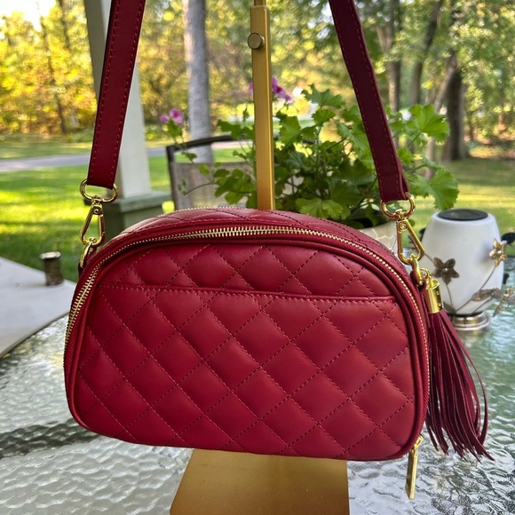 NWOT- JOY & IMAN Red Quilted Burgundy Crossbody Bag - Picture 3 of 6